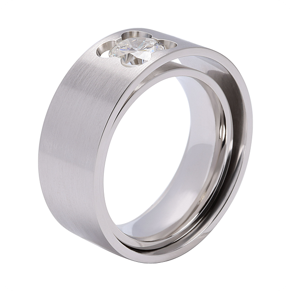 Gravurmaschine für Schmuck, Industrie. Professionelle Graviermaschine. Gefräster Ring aus Silber und Platin.